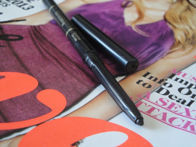 L’Oreal Paris Pencil Perfect Self-Advancing Eyeliner - Carbon Black (4)