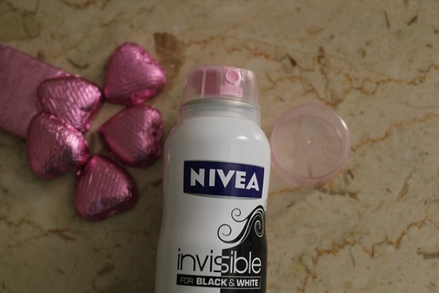 Nivea Invisible for Black and White Deodorant (4)
