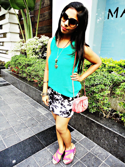 Outfit+of+the+Day+Green+Top+and+Floral+Print+Skirt