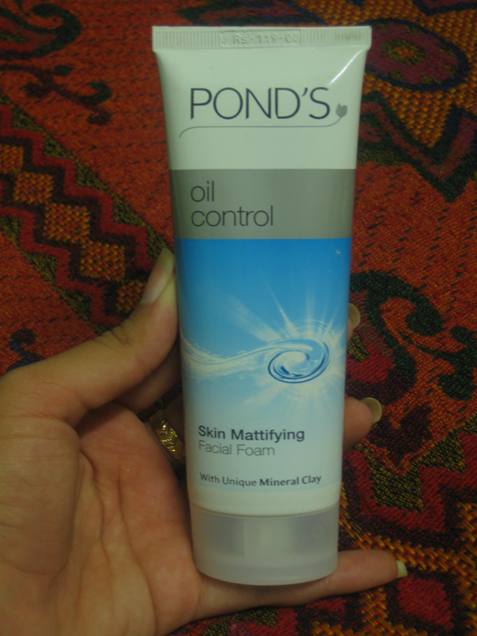 Pond’s+Oil+Control+Skin+Mattifying+Facial+Foam+Review