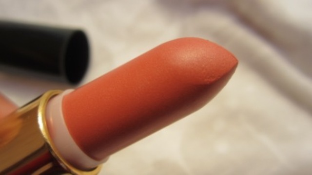 Revlon Super Lustrous Lipstick - Smoked Peach  (5)