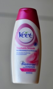 Veet Touchably Smooth Hair Minimizing Moisturizer with Aloe Vera (3)