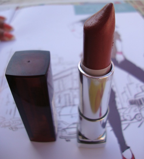 Maybelline Lipstick in taupe