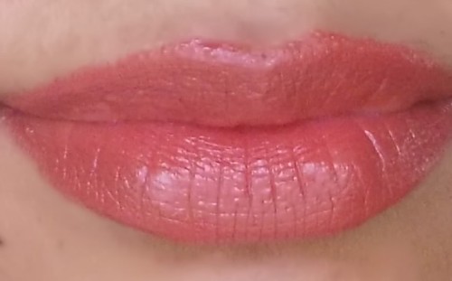 peachy orange lips