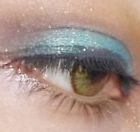 turquoise eyeshadow