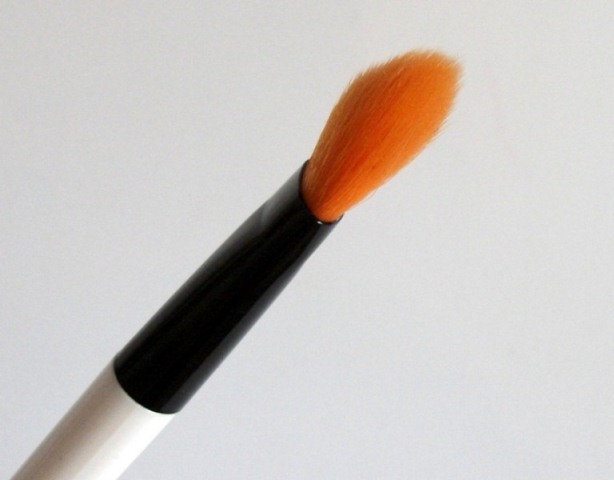 Colorbar Emphaseyes Eye Blending Brush (6)