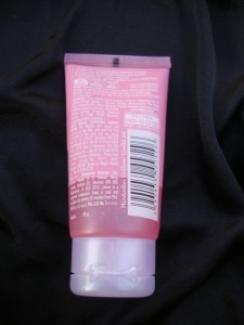 Lakme Clean Up Face Wash Fresh Fairness with Vitabeads (4)