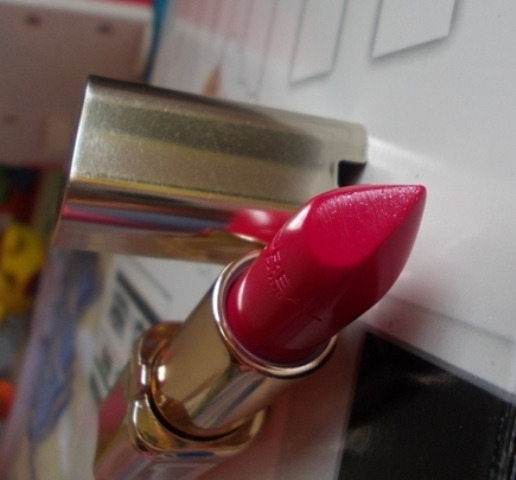 Loreal Color Riche Lipstick Intense Fuchsia