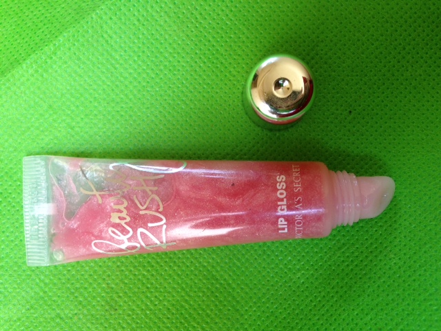 Victoria’s Secret Beauty Rush Lip gloss Strawberry Fizz (2)