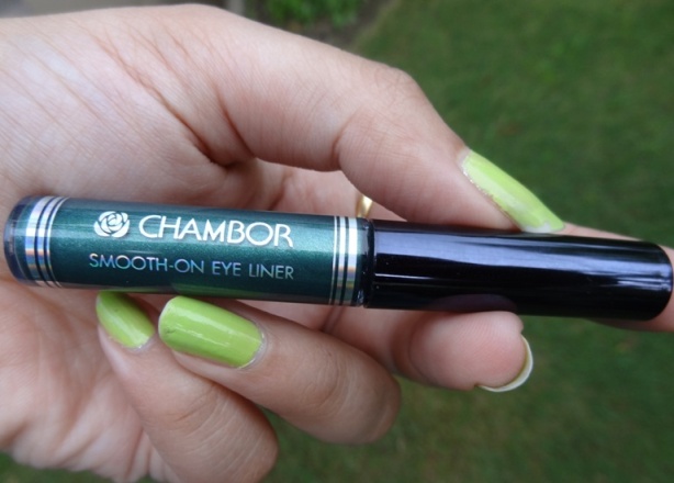 Chambor+Smooth+On+Eyeliner+in+Army+Green+Review
