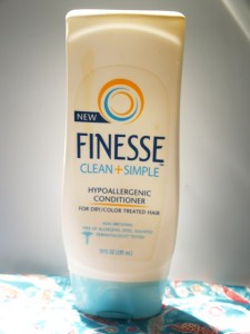 Finesse Clean + Simple Hypoallergenic Conditioner for Dry/ Color Treated Hair