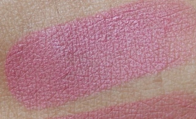Lakme 9 to 5 Lip Color Pink Colar swatch
