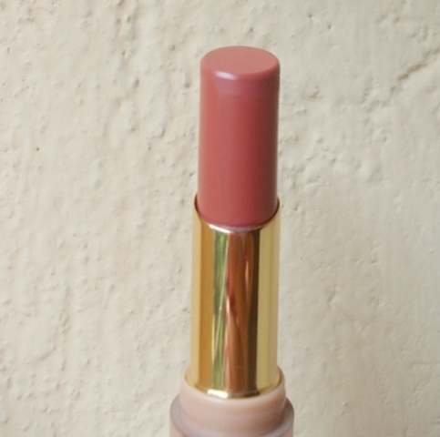 Lakme 9 to 5 Lip Color Red Chaos (3)