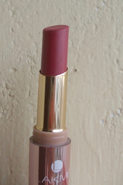 Lakme 9 to5 Lip Color Pink Bureau (3)