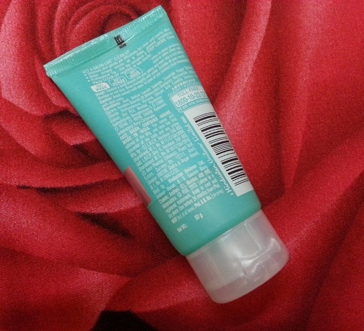 Lakme  Clear Pores with Green Tea Extracts Face Wash (2)