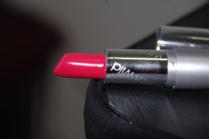 Wet N Wild Silk Finish Lipstick - 520E Hot Paris Pink (6)