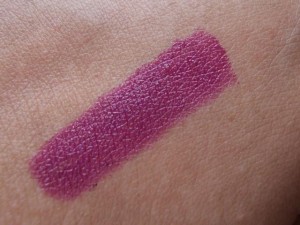 colorbar take me as I am lip color sizzling berry