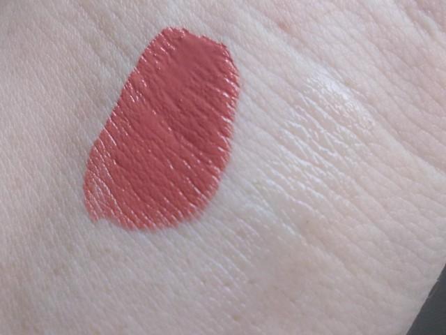 maxfactor lifinity lip color sultry hand swatch