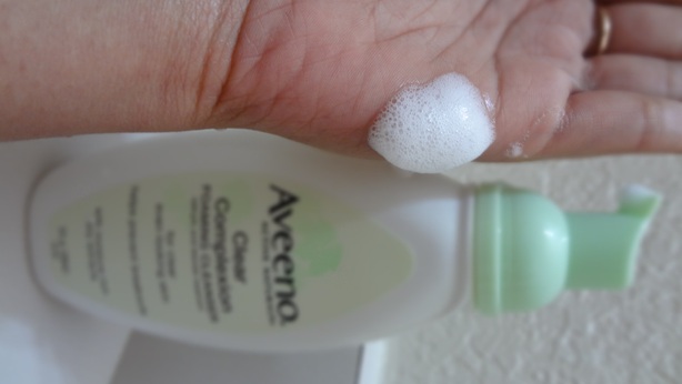 Aveeno Clear Complexion Foaming Cleanser 5