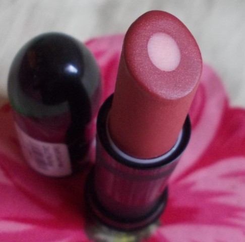 Elle 18 color pops lipstick red rouge (6)