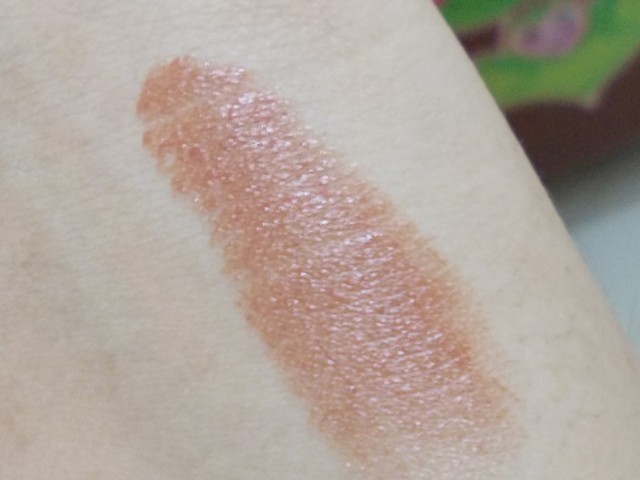 Elle18 Color Pops Lipstick Coffee Creme swatch