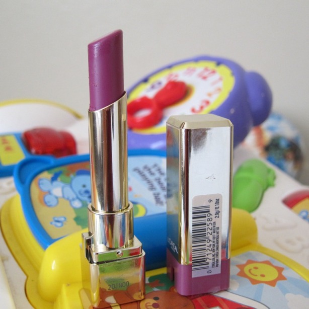 L’Oreal Colour Riche Lip Color - Violet Chiffon 3