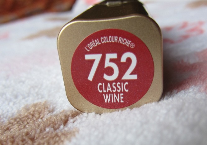 L’Oreal Colour Riche Lipstick – Classic Wine 2