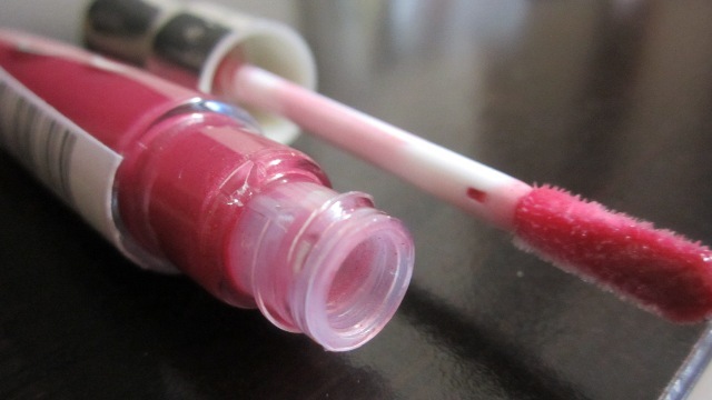 Rimmel Stay Glossy Lip Gloss Captivate Me Review