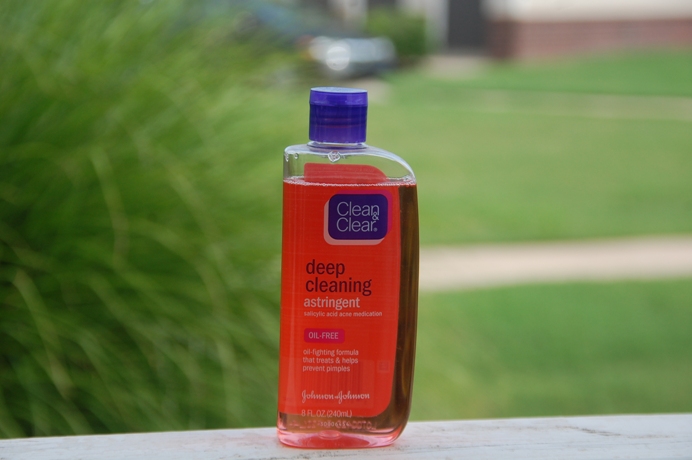 Clean+and+Clear+Deep+Cleaning+Astringent+Review