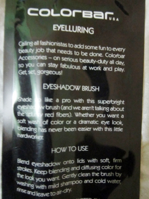 Colorbar Eyelluring Eyeshadow Brush  (3)