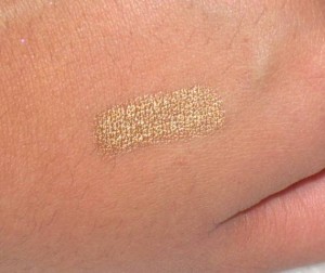 Coloressence Pearl Effect Eye Shadow Pencil - Antique Gold swatch