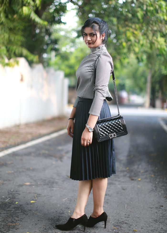 Black pleated mini skirt on Pinterest