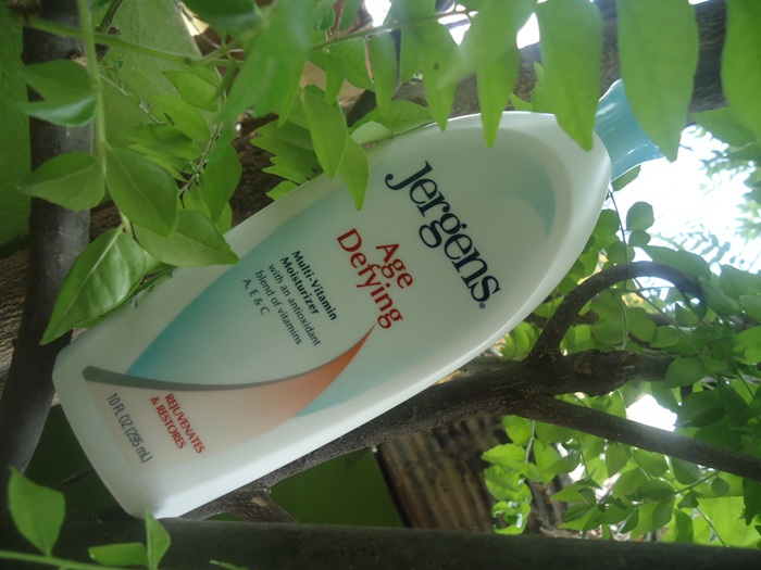 Jergens+Age+Defying+Multi+Vitamin+Moisturizer+Review