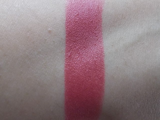 Lakme 9 to 5 Lip Color Rasphberry Badge swatch