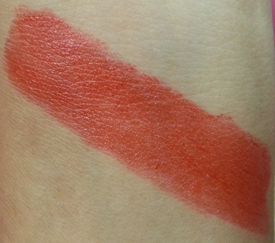 Maybelline Colorsensational Bold Matte Lipstick Mat4 swatch