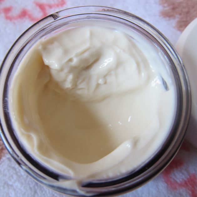 Pomegranate Balancing Cream Gel Moisturiser 8