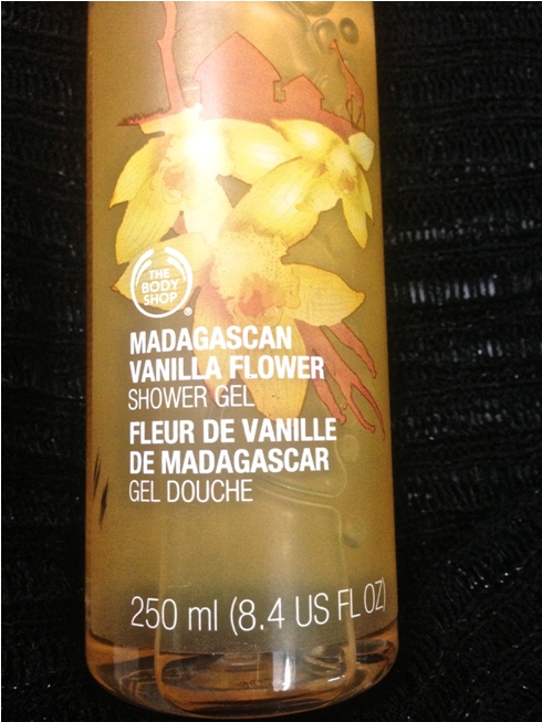 The Body Shop Madagascan Vanilla Flower Shower Gel 4