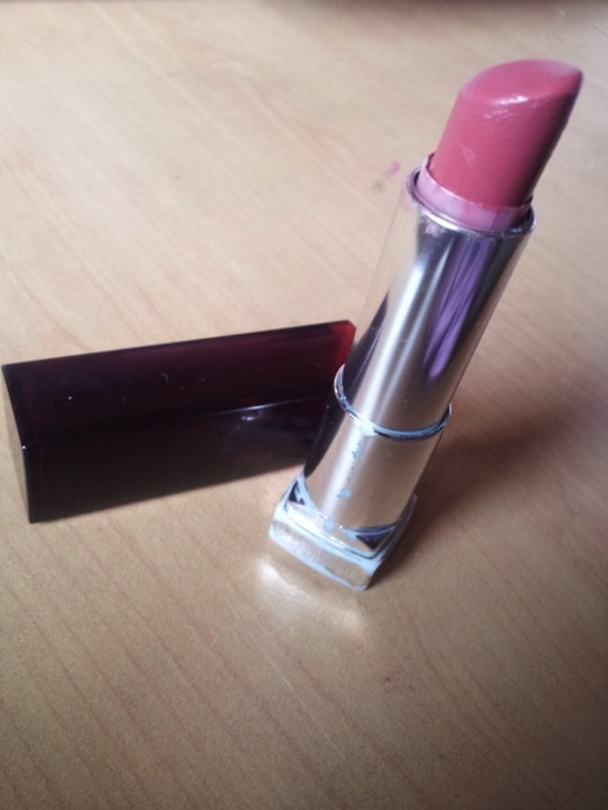 Maybelline glamorous red lipstick