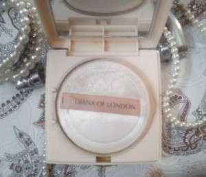 Diana of London Absolute Stay Compact Face powder- Nude Rose 5