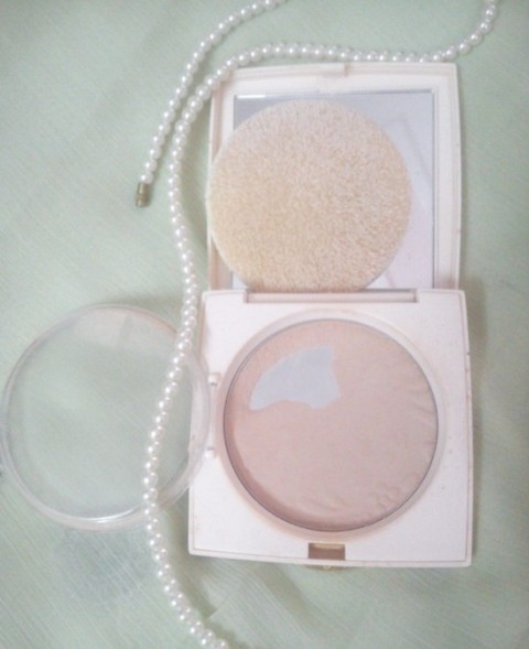 Diana of London Absolute Stay Compact Face powder- Nude Rose (3)