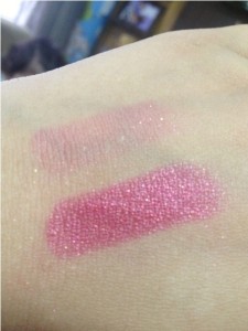 Estee Lauder – Pure Color Vivid Shine Lipstick – Poppy Love swatch