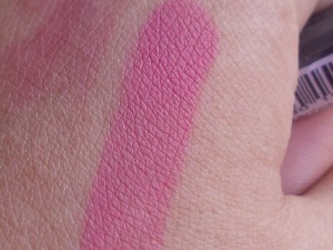Faces Ultime Pro Longwear Matte Lipstick Flirty Pink swatch