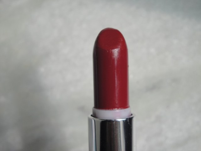 Faces-satin-matte-lipstick-Burgundy-red-5
