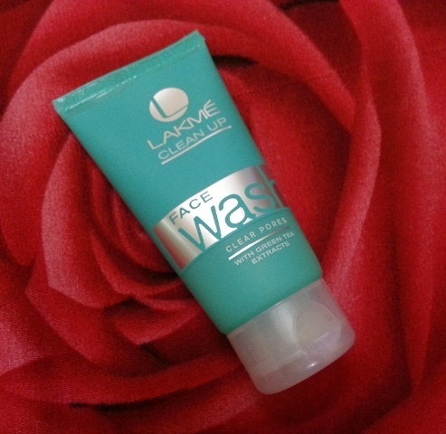 Lakme Clear Pores with Green Tea Extracts Face Wash