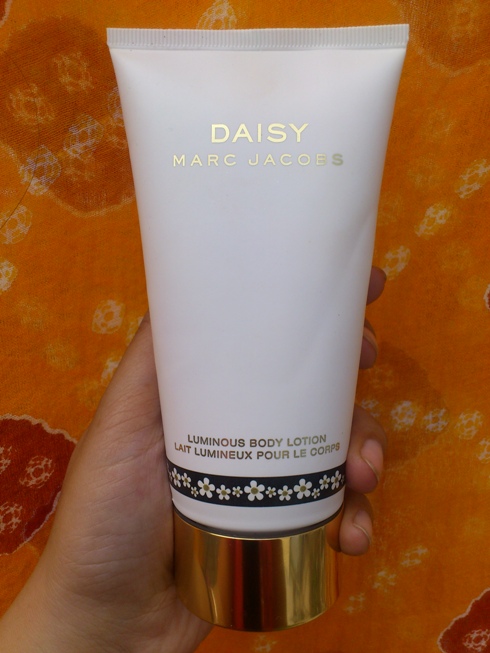 Marc jabobs body lotion