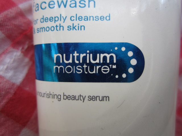 Nutrium face wash 2