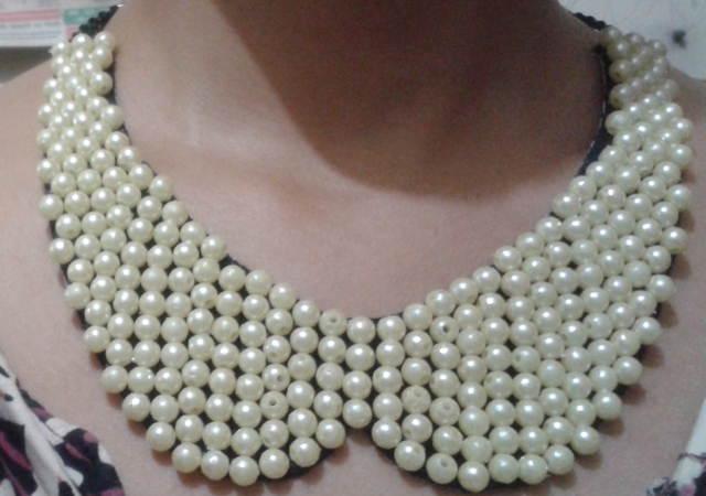 Pic1-Bib-Necklace-with-pear