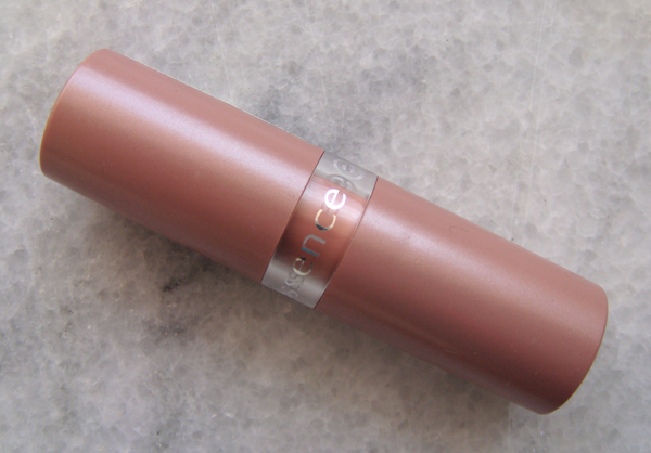 Essence+Lipstick+in+the+Nude+Review