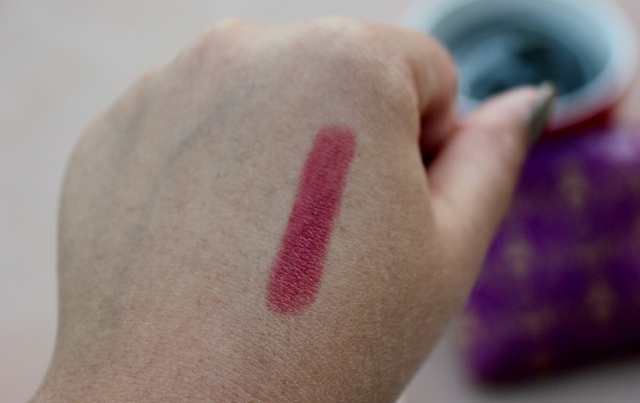 Estee Lauder Signature Lipstick in Woodland Berry swatch