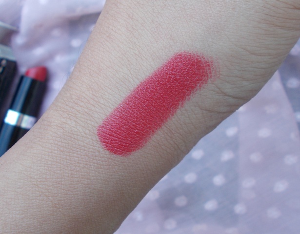 Faces Go Chic Lipstick- Cooper Red Swatch